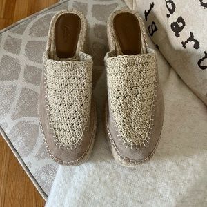 Zara Crochet Suede Wedge size 10